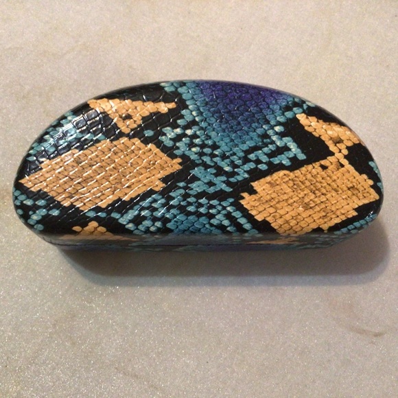 2 Eyeglass Cases - Picture 5 of 8